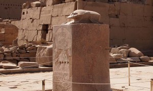 Glücksskarabäus im Karnak-Tempel