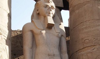 Pharao Ramses II. im Luxor-Tempel