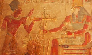Pharao und Horus