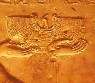 Ein Halskragen aus dem Tempel von Abydos