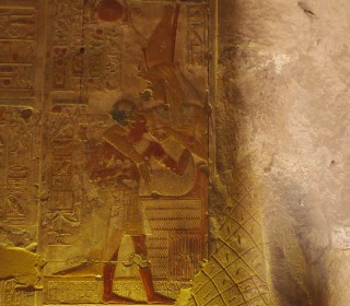 Als "Muttergöttin" säugt Mut Phrao Sethos I. Tempel von Abydos Neues Reich, 19. Dynastie