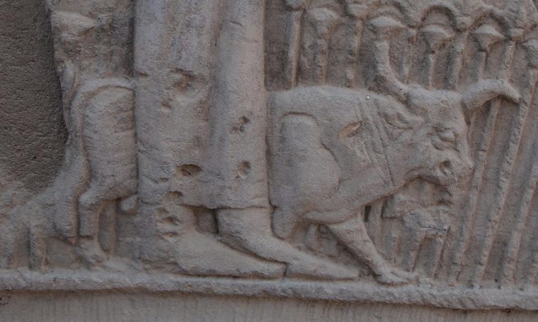 Der heilige Buchis-Stier war die Inkarnation des Gottes Month Tempel von el-Tod